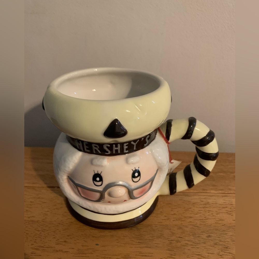 Hershey 2004 Vintage Mrs Claus Collectors  Mug With Tag - Picture 2 of 6